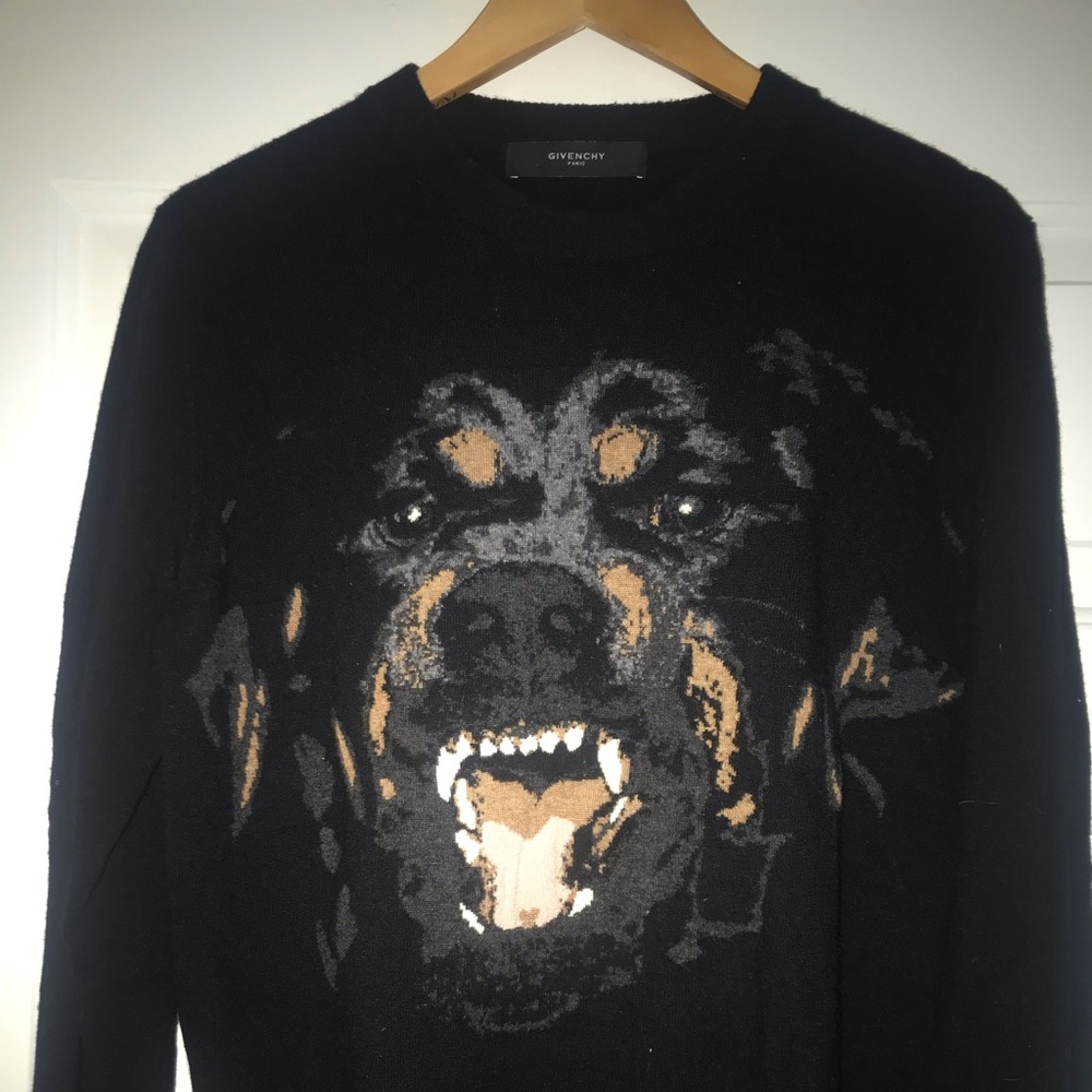 Givenchy Pullover with Rottweiler Print. 100% Wool